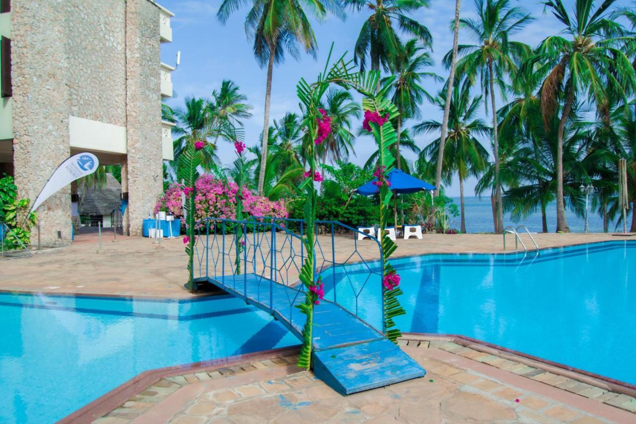 Mombasa Continental Resort Shanzu Bagian luar foto