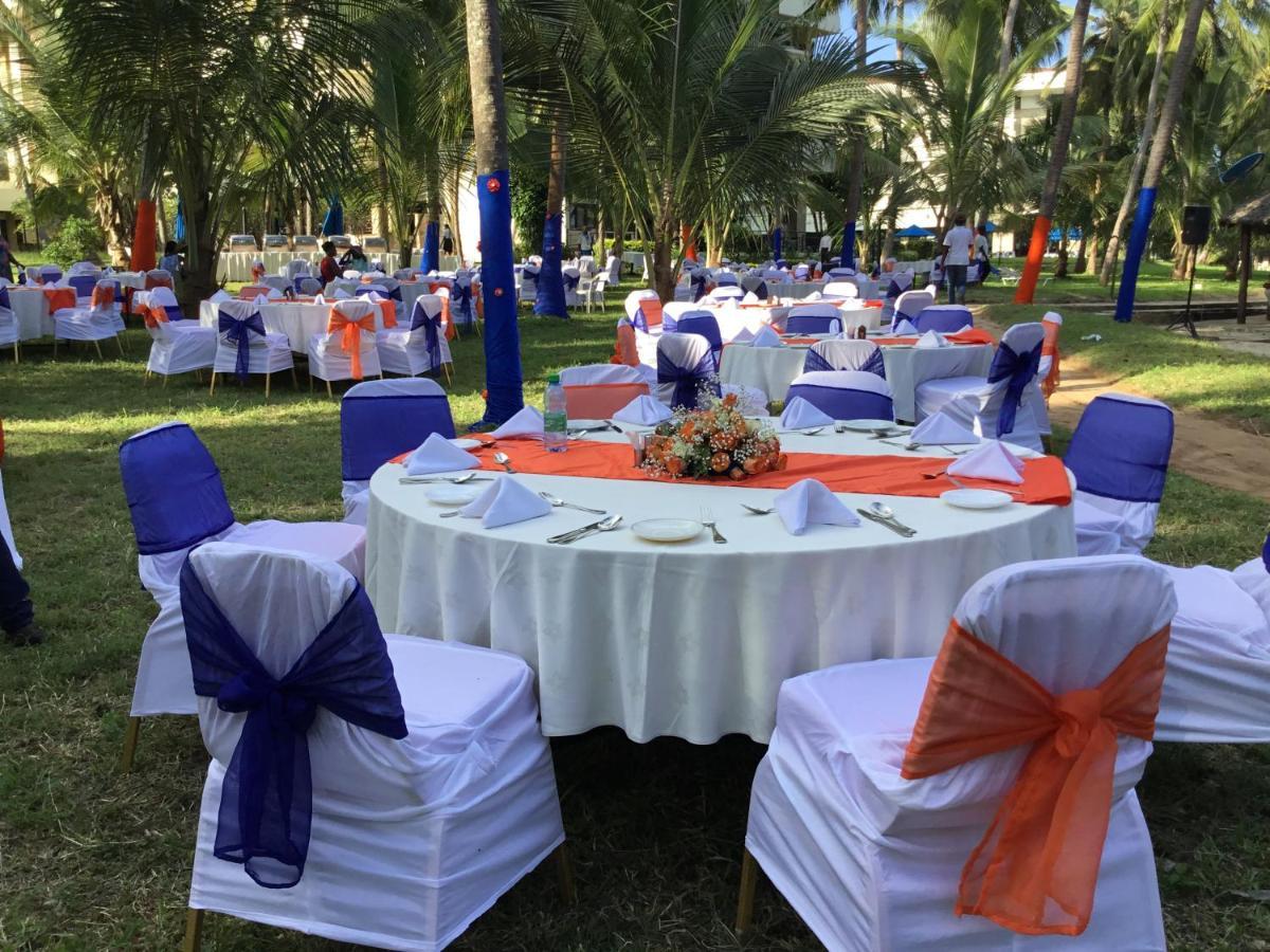 Mombasa Continental Resort Shanzu Bagian luar foto