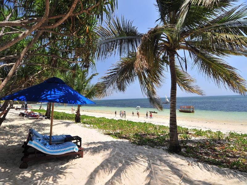 Mombasa Continental Resort Shanzu Bagian luar foto
