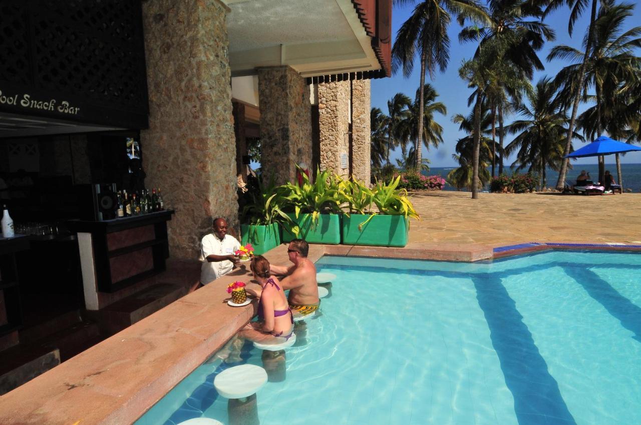 Mombasa Continental Resort Shanzu Bagian luar foto
